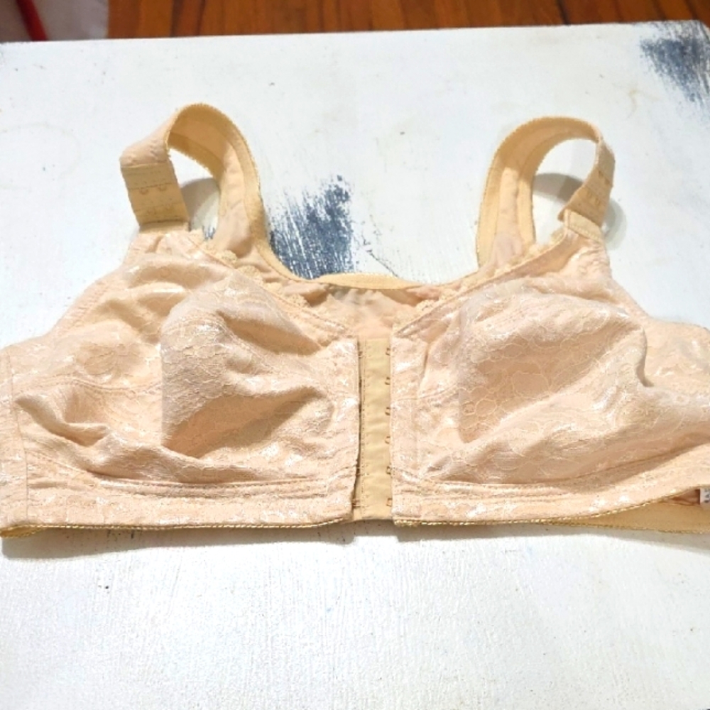 Instant Shaping Women's Bra Beige Front Hook Lacy Beige Unpadded Adj Straps 38C